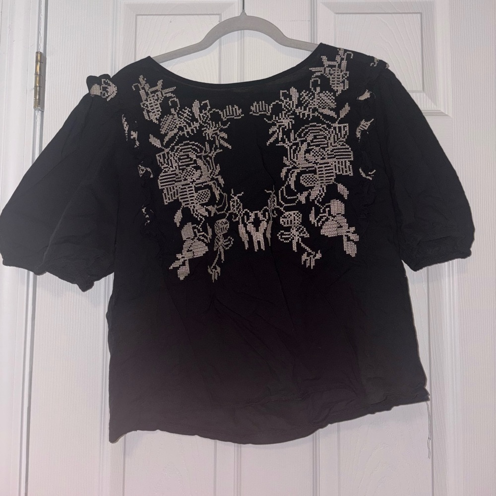 Solitaire Black Puff-Sleeve Blouse with Cream Floral Embroidery